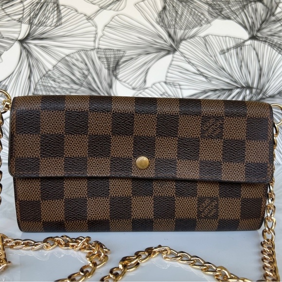 Louis Vuitton Damier Wallet - Picture 2 of 6
